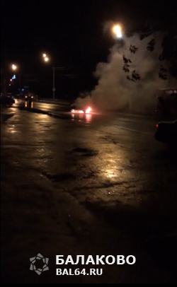 ДТП в Балаково на проспекте Героев и возгорание автомобиля
