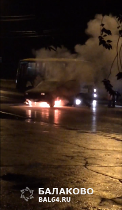 ДТП в Балаково на проспекте Героев и возгорание автомобиля