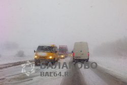 Из-за непогоды на трассе Сызрань - Саратов - Волгоград многокилометровые пробки